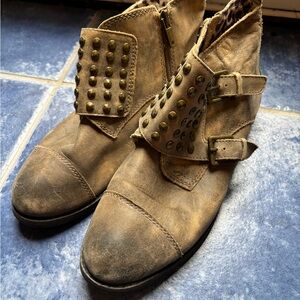 Lucky Brand Tan Studded Ankle Boots